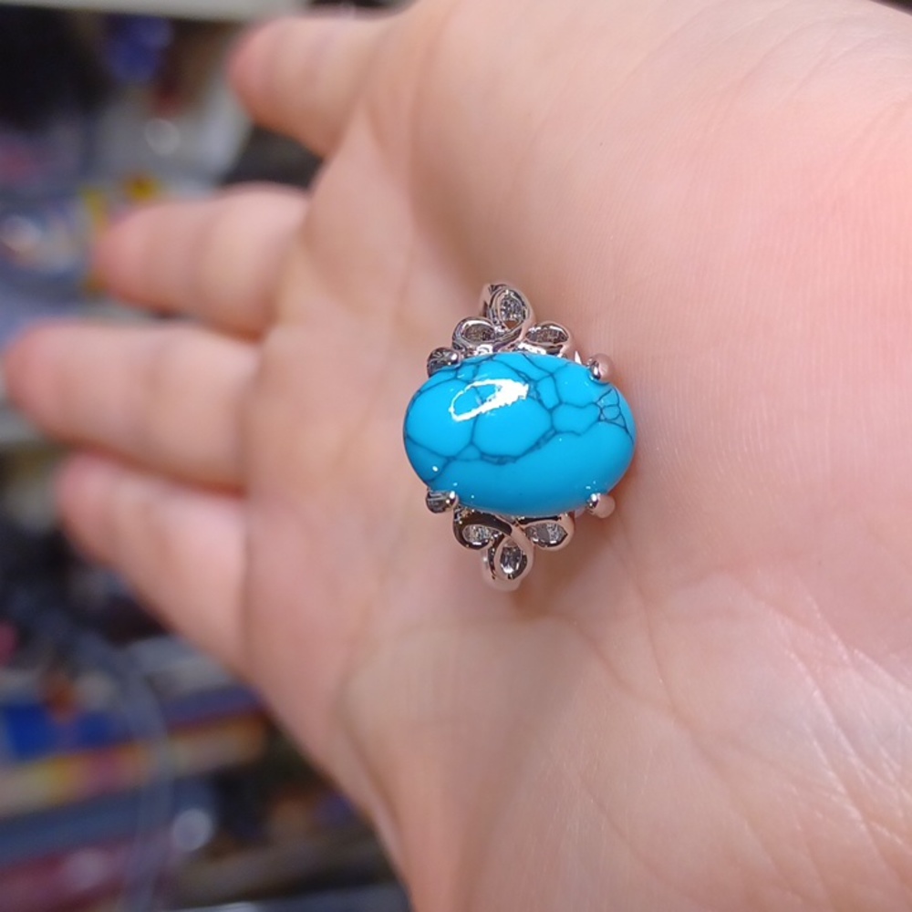 New silver aqua ring size 8.5
